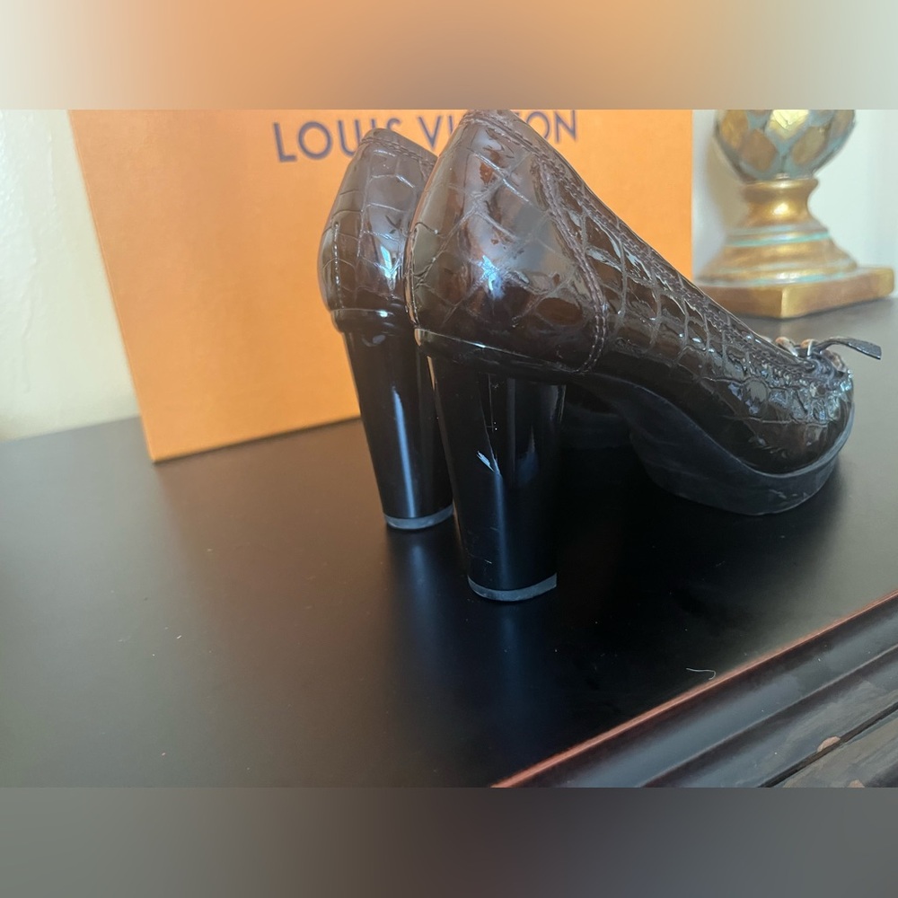 Stuart Weitzman Duplicate Brown Crocodile Pattern… - image 5